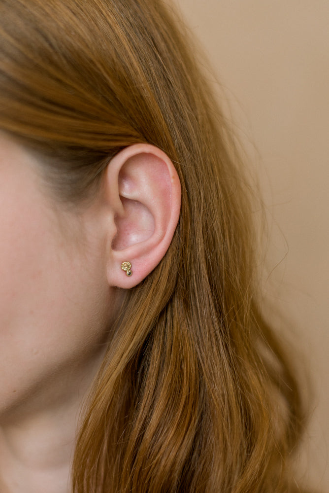 Flowermoon white gold nuggets earrings with diamonds